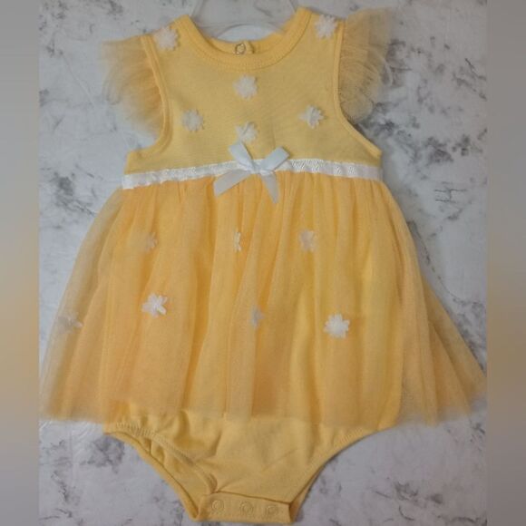 2 NWT Baby Girl One Piece Outfits with Tutus Size 6/9 Months - Picture 2 of 7